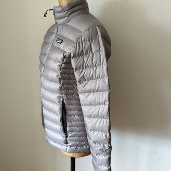 Patagonia XS Down Sweater Jacket in Herring grey (slightly silvery) EUC like new - Picture 3 of 8